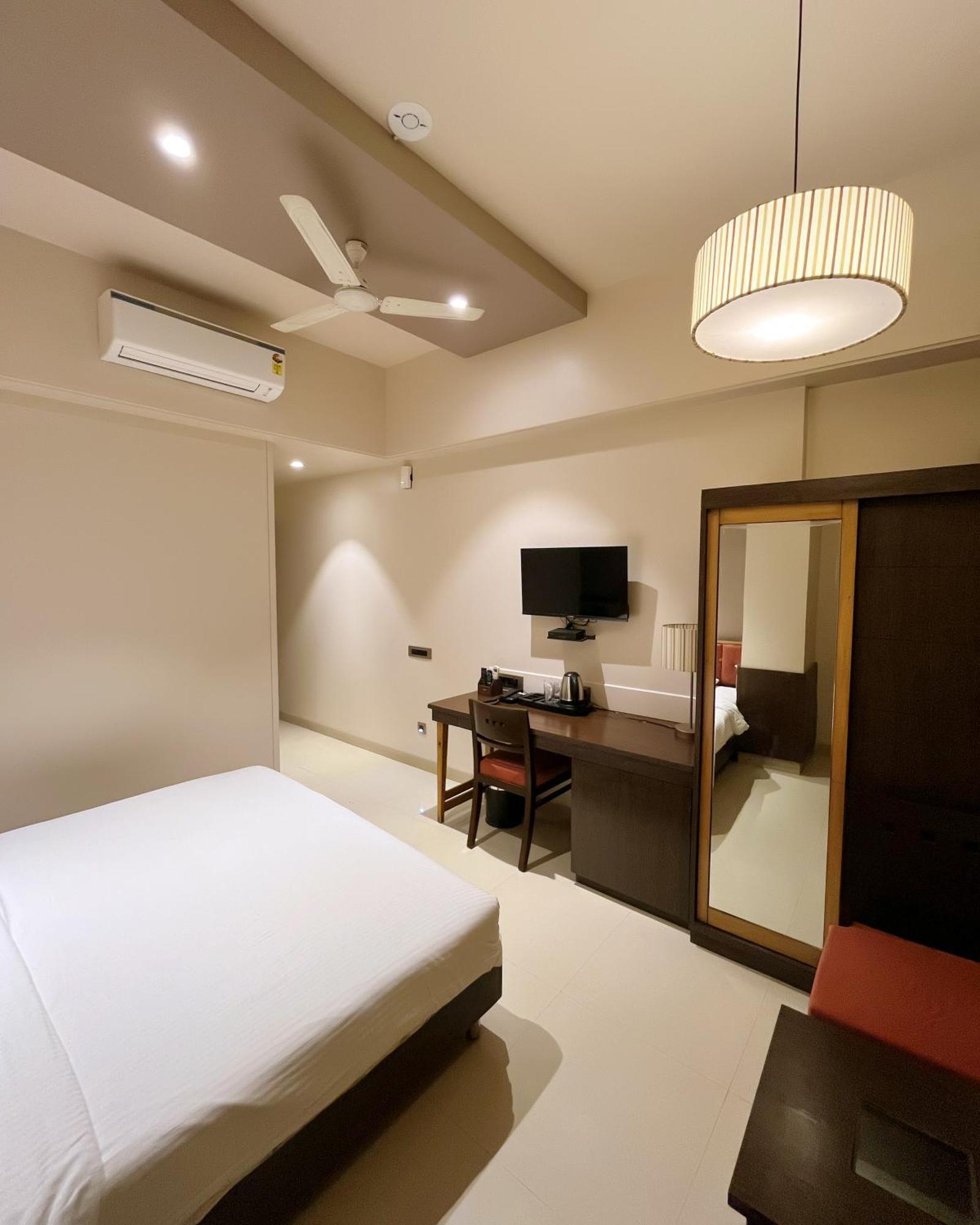 Hotel Sadanand Regency Pimpri-Chinchwad Zewnętrze zdjęcie