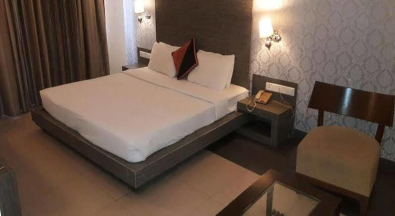 Hotel Sadanand Regency Pimpri-Chinchwad Zewnętrze zdjęcie