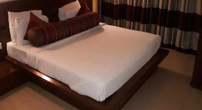Hotel Sadanand Regency Pimpri-Chinchwad Zewnętrze zdjęcie